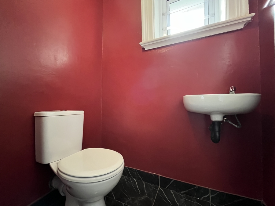 Commercial Property for Sale in Southernwood Eastern Cape